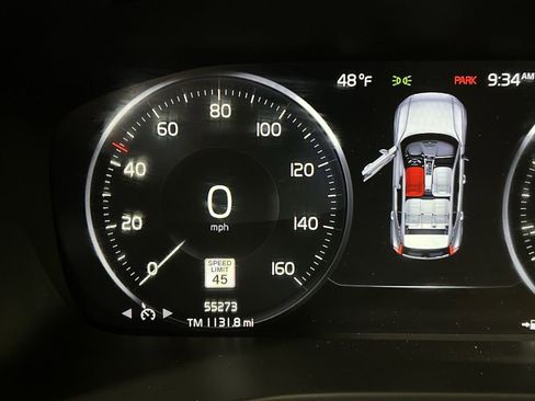 Used 2020 Volvo XC40 T5 R-Design image 10