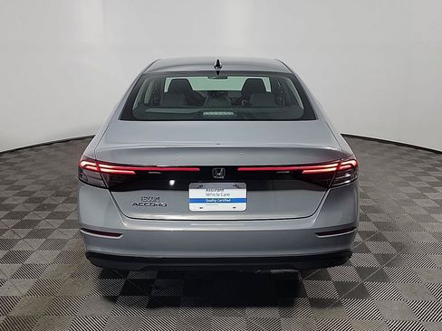 Certified 2025 Honda Accord SE image 5