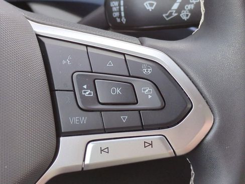 Used 2024 Volkswagen Taos SE image 24