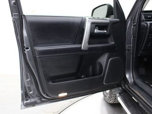 Used 2019 Toyota 4Runner SR5 Premium AWD/4WD image 41