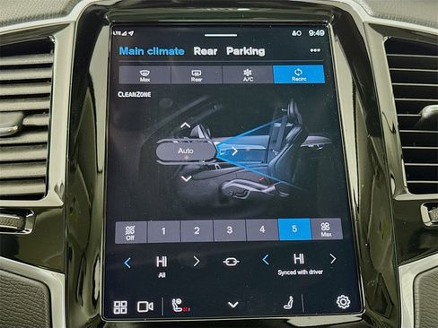 Certified 2025 Volvo XC90 B6 Plus w/ Protection Package Premier image 16