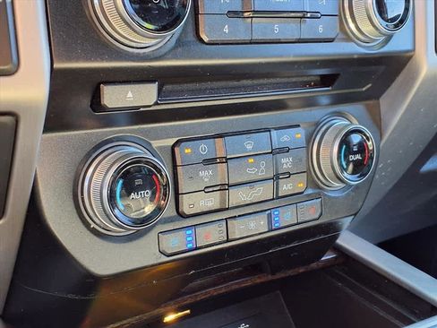 Used 2016 Ford F150 Platinum w/ Equipment Group 701A Luxury image 18