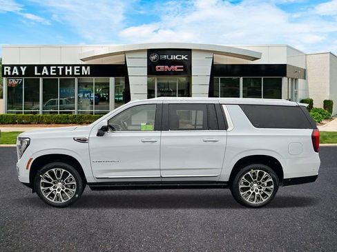 New 2026 GMC Yukon XL Denali w/ Denali Reserve Package image 2