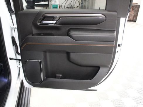 Used 2024 GMC Sierra 2500 AT4 w/ AT4 Premium Plus Package image 30