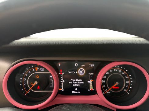Used 2023 Jeep Gladiator Sport AWD/4WD image 14