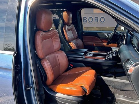 Used 2020 Lincoln Navigator L Reserve w/ Luxury Package AWD/4WD image 7