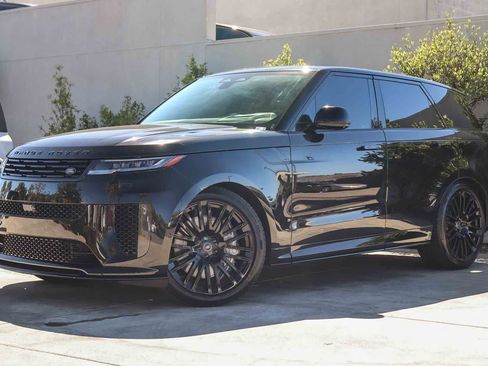 Used 2024 Land Rover Range Rover Sport AWD/4WD image 1
