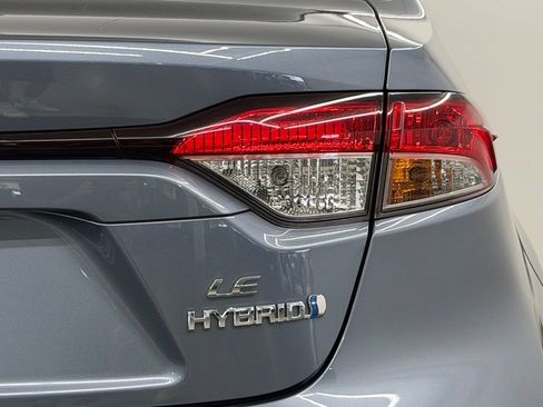 Used 2024 Toyota Corolla LE w/ LE Convenience Package image 12