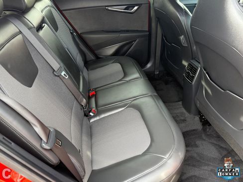 Used 2023 Kia Niro EX image 12