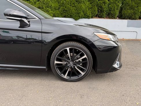 Used 2019 Toyota Camry XSE FWD image 10