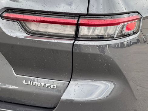 Used 2023 Jeep Grand Cherokee L Limited image 37