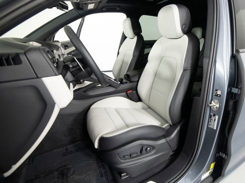 New 2026 Porsche Cayenne S AWD/4WD image 5