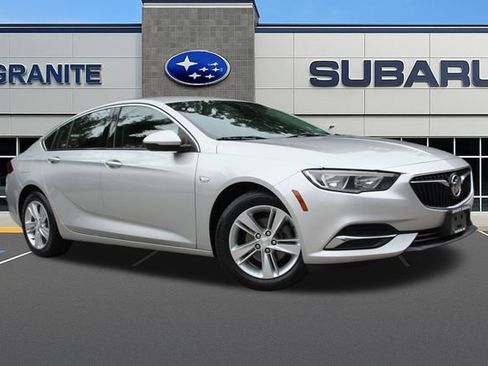 Used 2018 Buick Regal Preferred FWD image 3