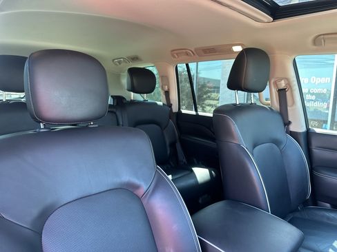 Used 2023 INFINITI QX80 Premium Select w/ All-Season Package RWD image 12