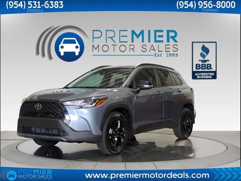 Used 2025 Toyota Corolla Cross LE FWD image 1