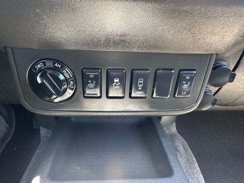 Used 2016 Nissan Frontier SV w/ SV Value Truck Package AWD/4WD image 23