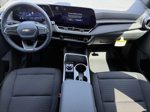 New 2026 Chevrolet Equinox LT image 10