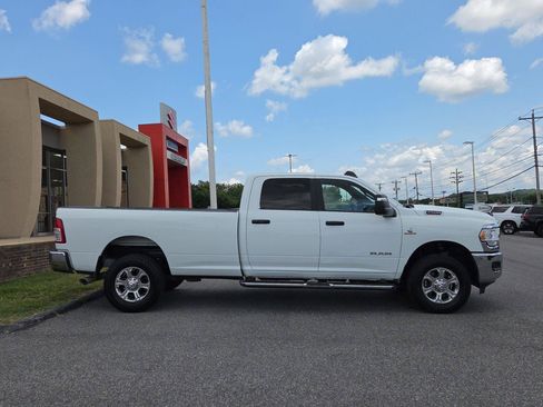 Used 2024 RAM 2500 Big Horn AWD/4WD image 2