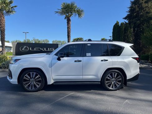 New 2026 Lexus LX 700h Luxury AWD/4WD image 2