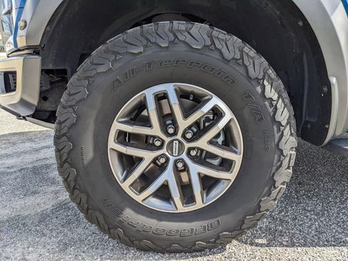 Used 2018 Ford F150 Raptor w/ Equipment Group 802A Luxury image 11