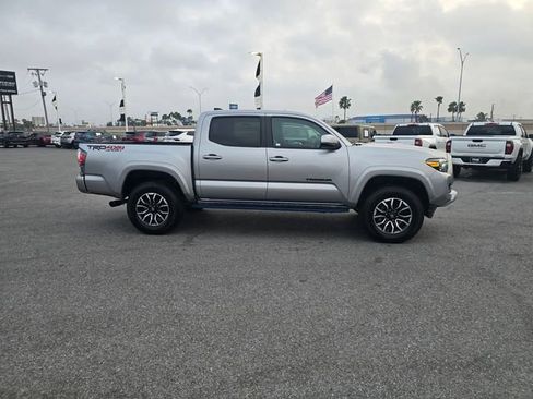 Used 2021 Toyota Tacoma TRD Sport w/ Technology Package image 4
