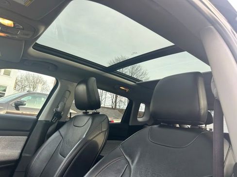 Used 2022 Jeep Compass Latitude w/ Sun and Sound Group image 21