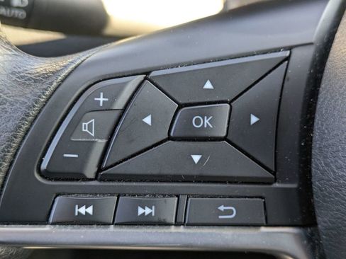 Used 2020 Nissan Rogue S image 20