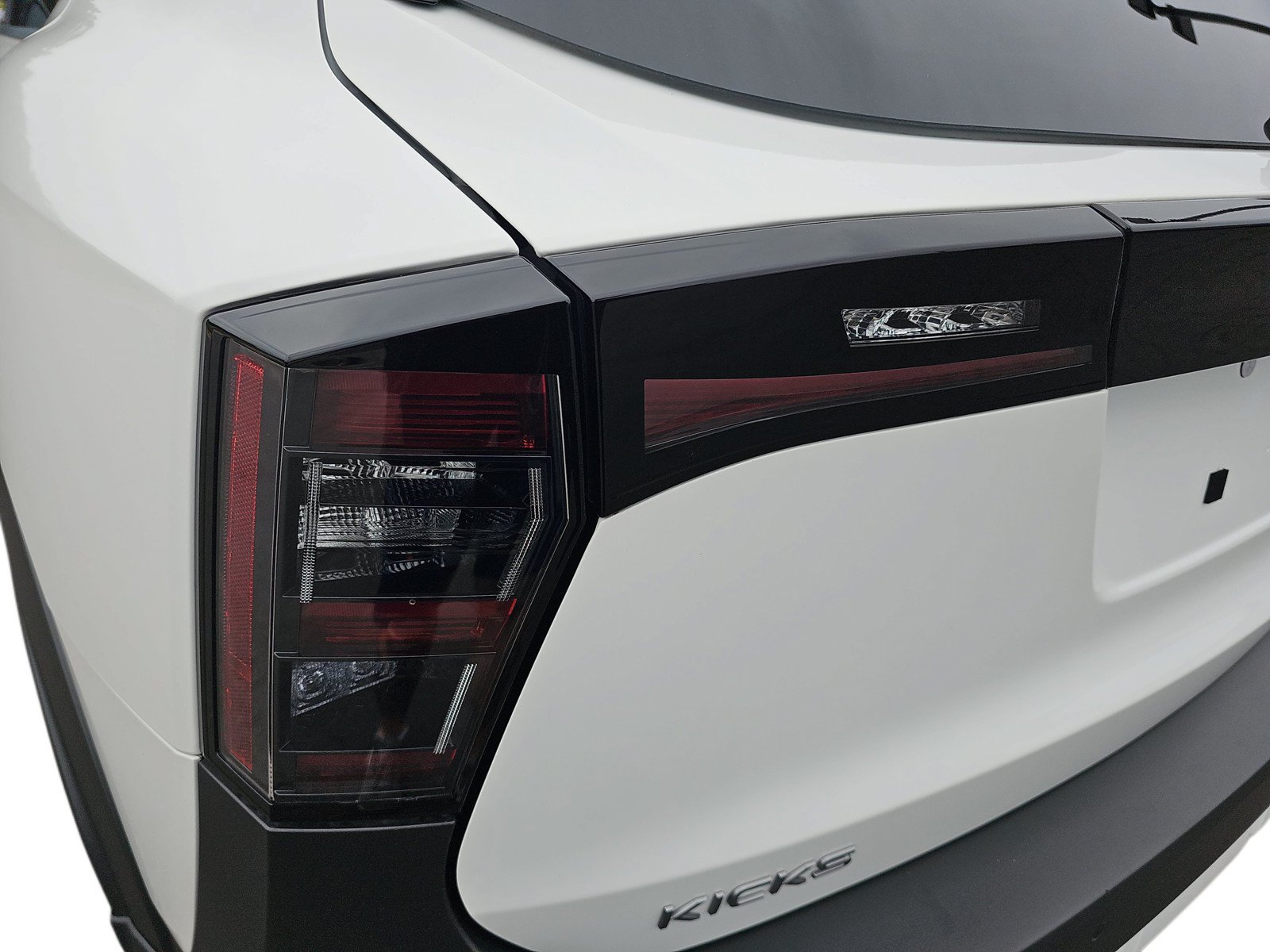 Used 2026 Nissan Kicks SV w/ SV Premium Package FWD image 32