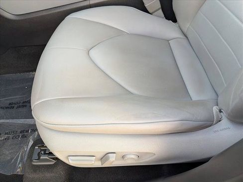 Used 2020 Toyota Highlander XLE FWD image 10