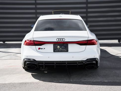 Used 2024 Audi RS 7 Performance w/ Black Optic Package image 17