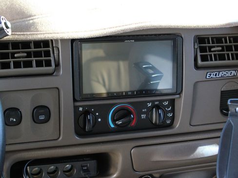 Used 2000 Ford Excursion Limited RWD image 6