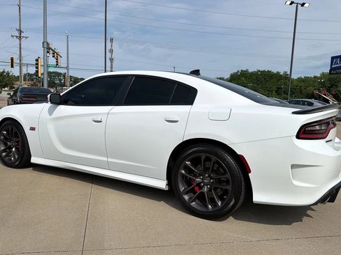 Used 2021 Dodge Charger Scat Pack w/ Plus Group RWD image 11