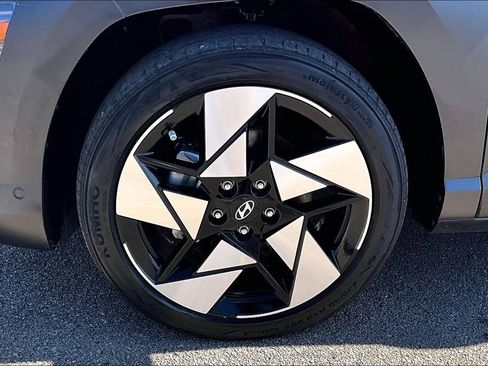 Used 2024 Hyundai Kona Limited image 8