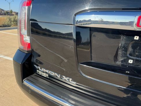 Used 2018 GMC Yukon XL Denali w/ Open Road Package image 15