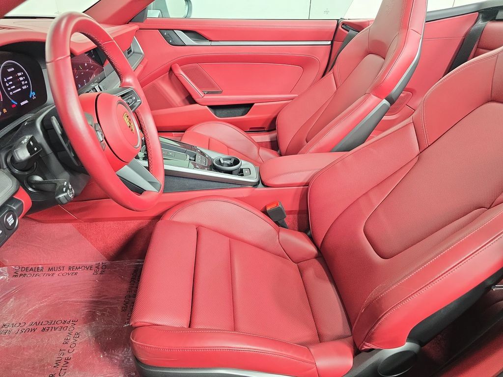 Certified 2025 Porsche 911 Carrera RWD image 5