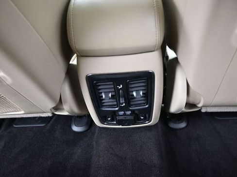 Used 2017 Jeep Grand Cherokee Limited w/ Luxury Group II image 27