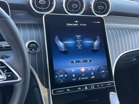 Used 2026 Mercedes-Benz GLC 300 4MATIC image 19