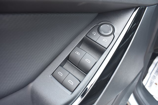 New 2027 Chevrolet Equinox LT w/ Safety and Technology Package FWD image 12