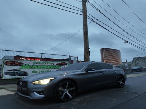 Used 2018 INFINITI Q50 Luxe w/ Essential Package (3.0T Luxe) AWD/4WD image 7