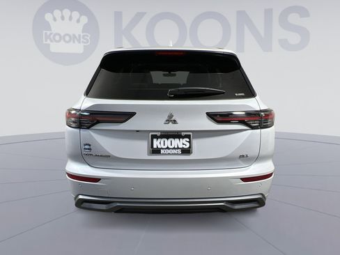 Used 2025 Mitsubishi Outlander SEL image 5