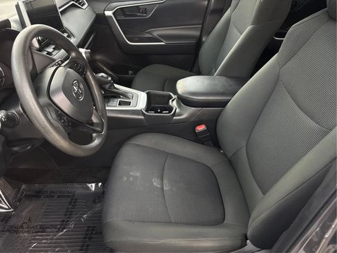 Used 2023 Toyota RAV4 LE AWD/4WD image 13