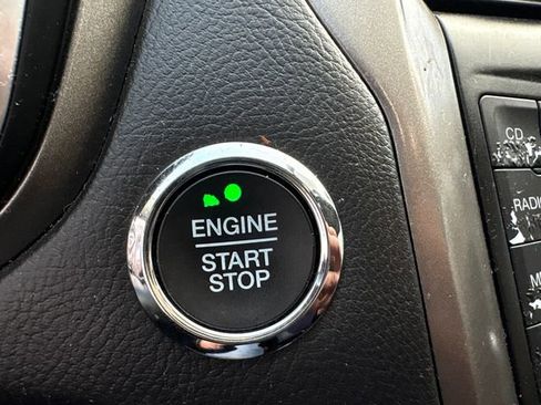 Used 2018 Ford Fusion SE image 32