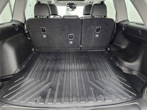 Used 2023 Jeep Grand Cherokee Limited w/ Black Appearance Package image 29