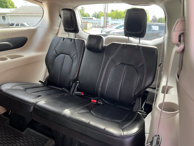 Used 2024 Chrysler Pacifica Touring-L w/ Road Tripper Package FWD image 6