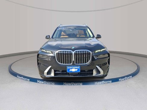 Used 2024 BMW X7 xDrive40i w/ Climate Comfort Package AWD/4WD image 2