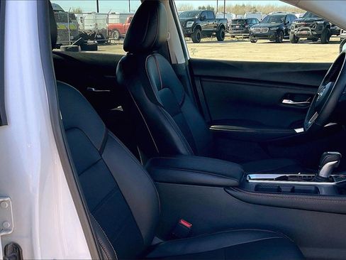 Used 2024 Nissan Sentra SR w/ SR Premium Package image 30