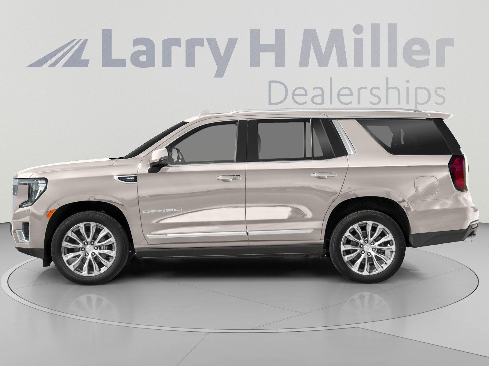 Used 2024 GMC Yukon Denali w/ Advanced Technology Package AWD/4WD image 3