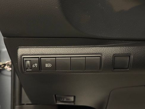 Used 2022 Toyota Corolla SE w/ SE Premium Package FWD image 18