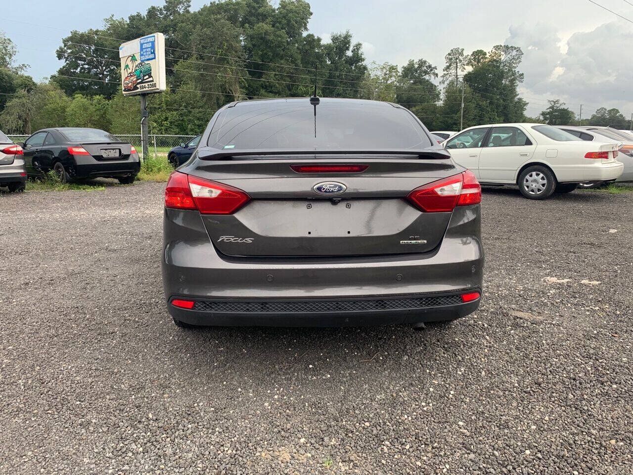 Used 2016 Ford Focus SE w/ Equipment Group 201A FWD image 7