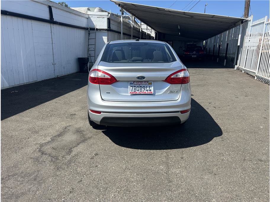 Used 2014 Ford Fiesta SE FWD image 6